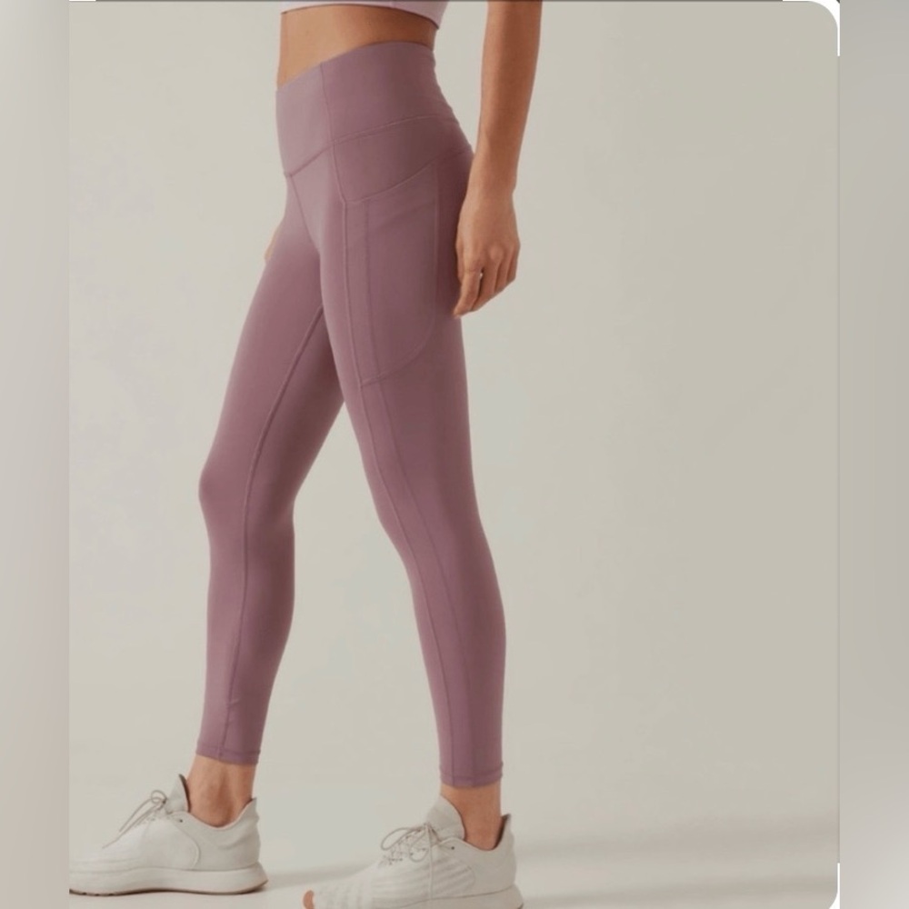 Athleta Ultimate Stash 7/8 High Rise Active Tight Leggings Sugarplum Mauve SP